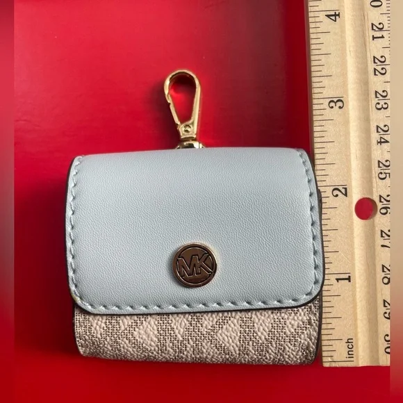 Michael Kors Airpods Case.Michael Kors Accessories. - Picture 11 of 15